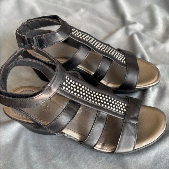 Naot strappy heeled wedge sandals - Picture 2 of 5